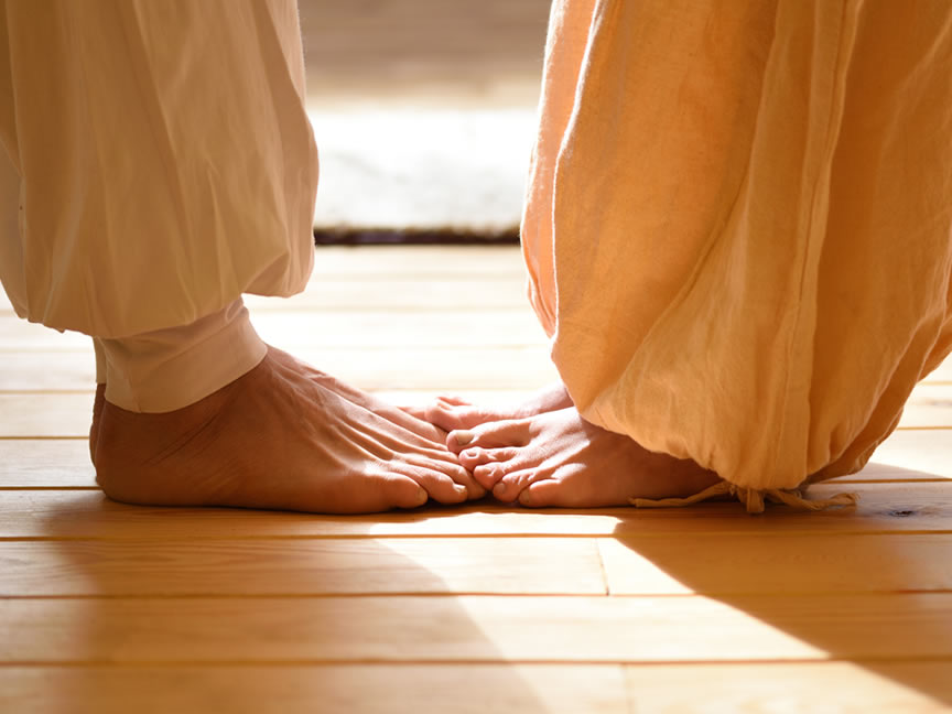 Posturas de yoga para hacer en pareja